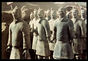 Jeshi la Terracotta, Nasaba ya Qin, 210 BC; wapiganaji (maelezo)swed